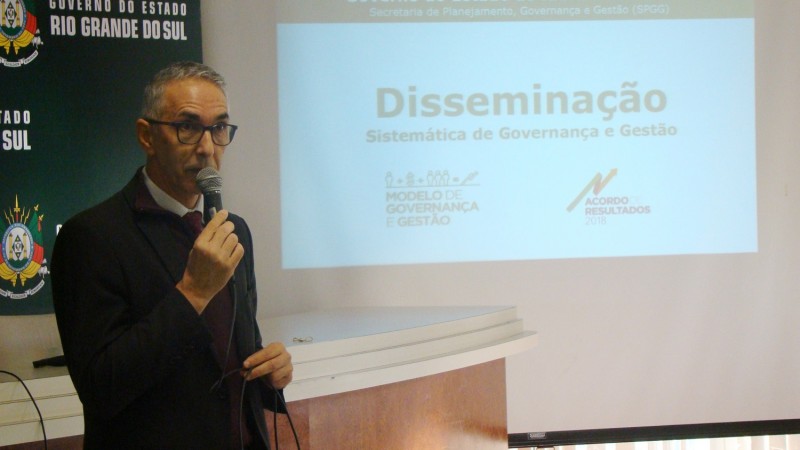 Secretário Josué Barbosa apresenta a Sistemática de Governança e Gestão