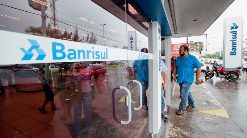 20141112162636lucro_banrisul.jpg