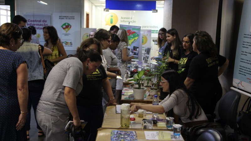 Estandes orientaram sobre temas como doação de sangue, alimentação, saúde da mulher e vigilância em saúde