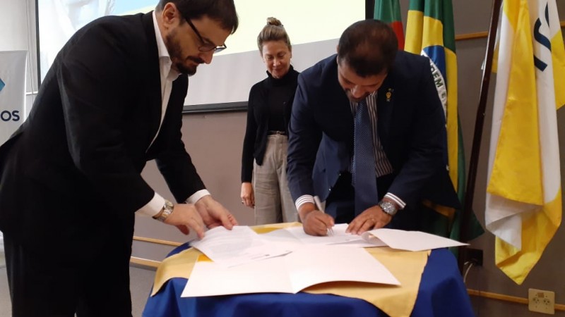 Claudio Gastal (SGGE), Regina Becker (STAS) e Washington Davi de Almeida Alves (Correios)