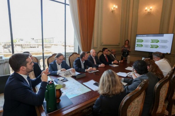 Pesquisadores do Departamento de Economia e Estatística da Seplag apresentaram o projeto ao governador