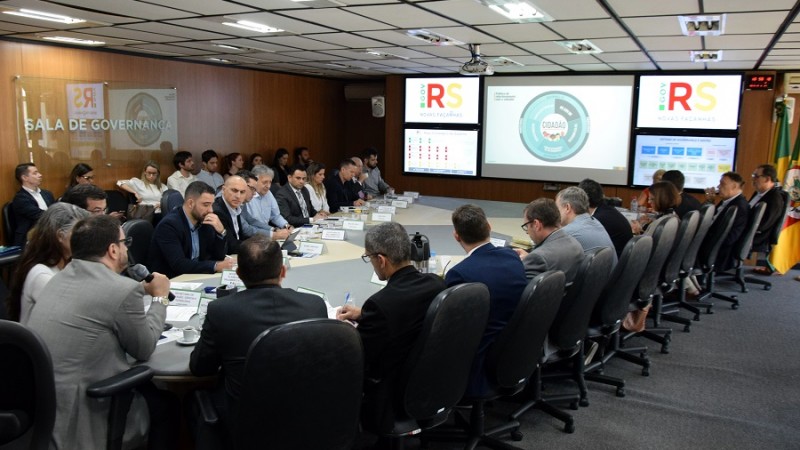 Secretário Claudio Gastal conduziu reunião realizada na Sala de Governança e Gestão Estratégica do Estado