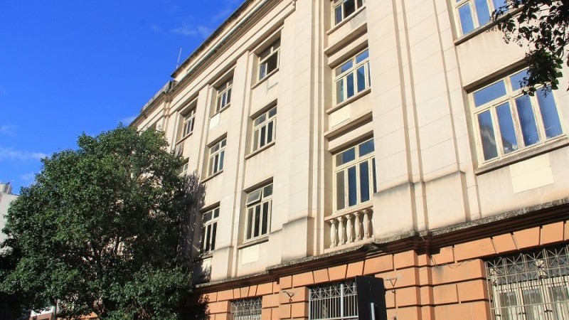 O Arquivo Público está localizado na Rua Riachuelo, 1031, no Centro de Porto Alegre