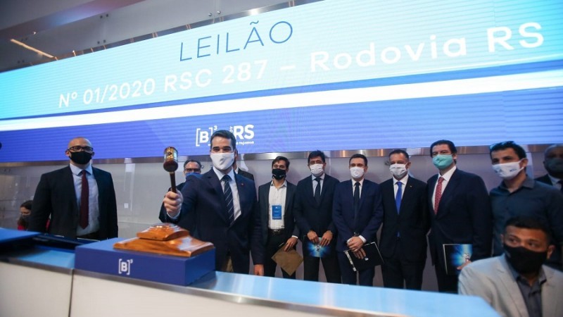Governador Leite participou do leilão ocorrido na Bolsa de Valores B3, em São Paulo