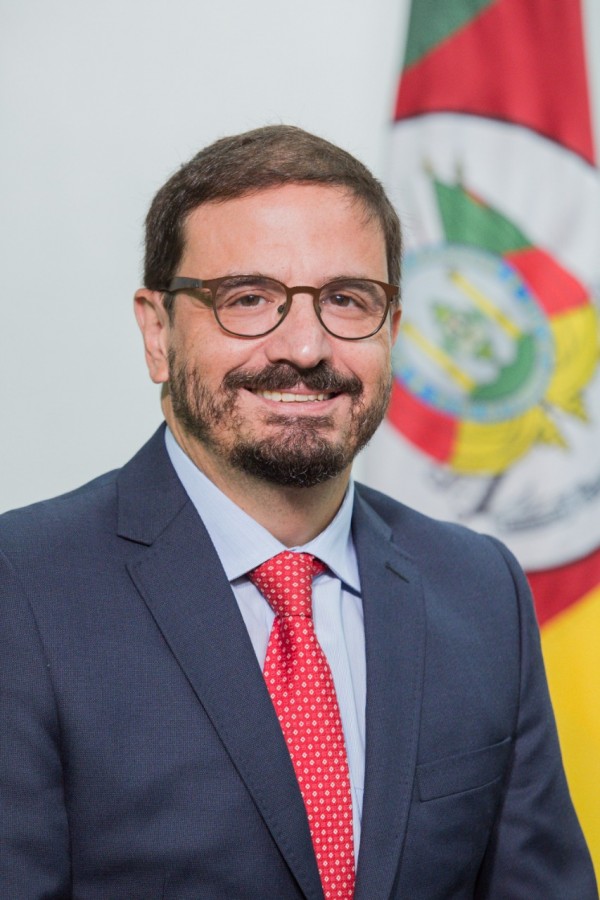Secretário Claudio Gastal