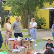 Entrega das doações no Centro Infanto Juvenil Monteiro Lobato, bairro Restinga, em Porto Alegre