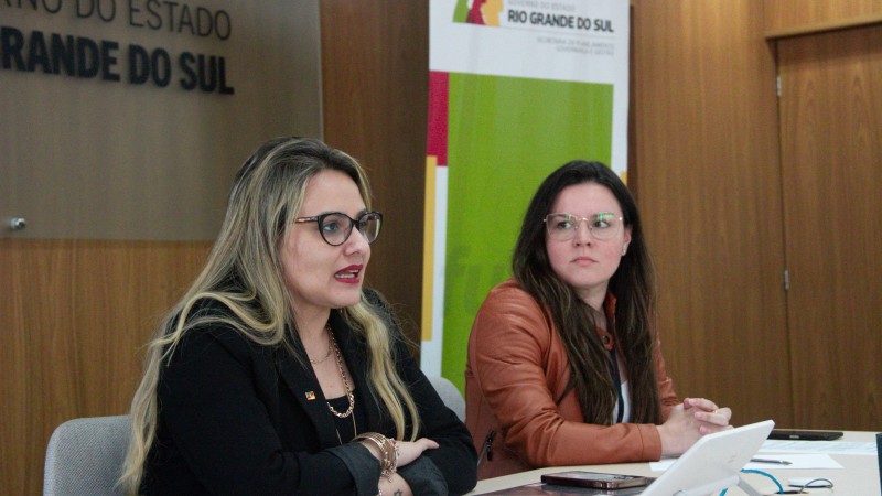 Danielle Calazans (E) e Stefanie Eskereski ressaltaram nova fase para a elaboração das políticas educacionais no Estado
