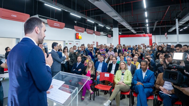 O governador ressaltou que, além dos serviços, o Tudo Fácil contribui para o letramento digital da população