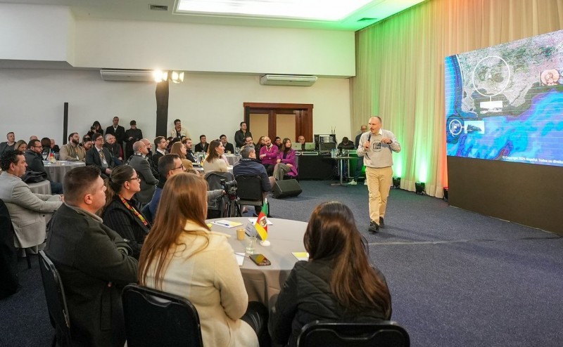 Uma palestra de Abner de Freitas, fundador de uma instituição focada na preparação e no enfretamento a desastres, abriu o evento