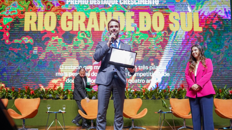 O governador Eduardo Leite participou do lançamento do ranking nesta quarta, em Brasília