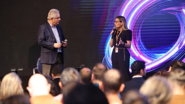 O diretor-presidente da Procergs, Luiz Fernando Záchia, e a titular da SPGG, Danielle Calazans, participaram do evento