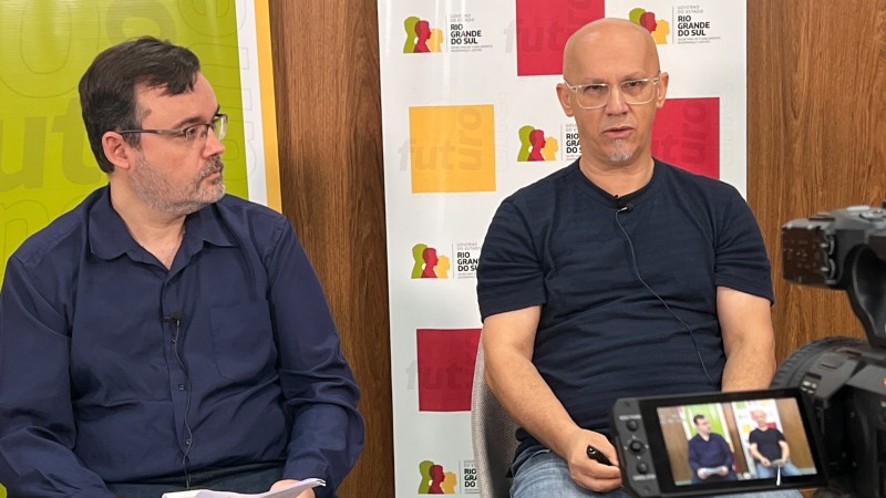 Servidores Celso Renato Bertolo e Cristiano dos Reis foram os palestrantes da edição de maio