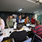Doses foram distribuídas para servidores, estagiários e trabalhadores terceirizados 